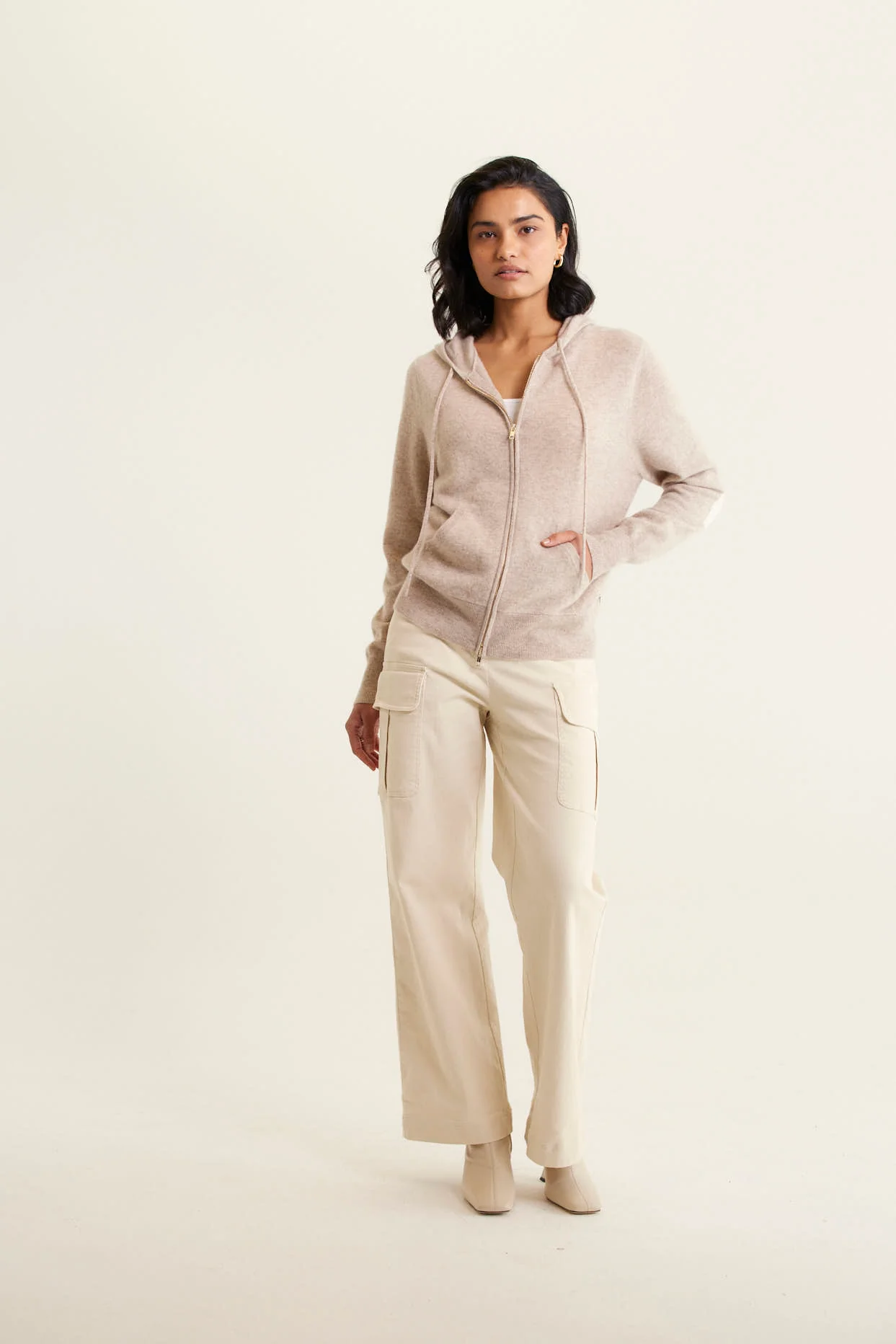 Amber Cashmere Hoodie In Lightweight Beige